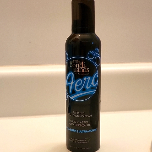 Bondi Sands Aerated Self-Tanning Foam Mousse, Ultra Dark, Full Size 225ml - Picture 2 of 7
